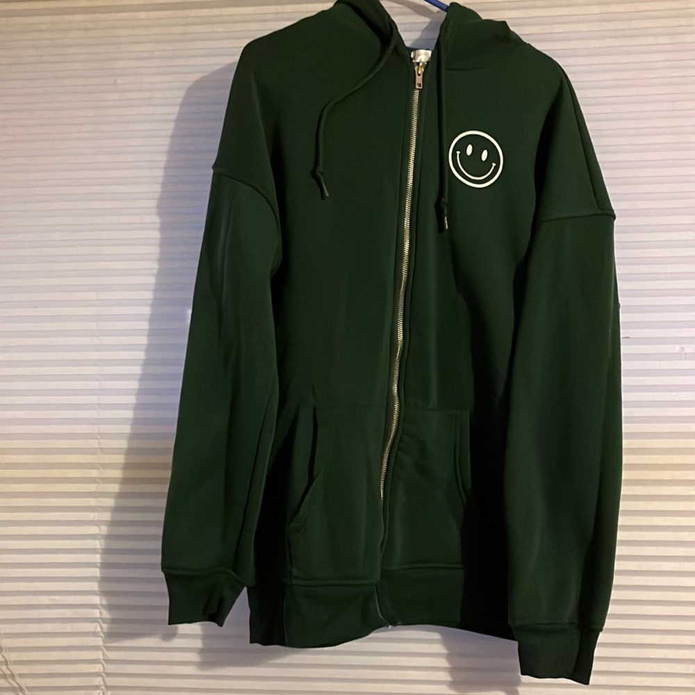Size:M green jacket “nothing feels real anymore” oversized cute